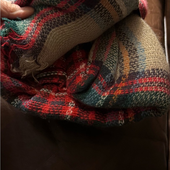 ModCloth Plaid Blanket Scarf - Picture 3 of 4